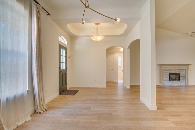 Building Photo - Stunning West Pensacola Home on Nearly an ...