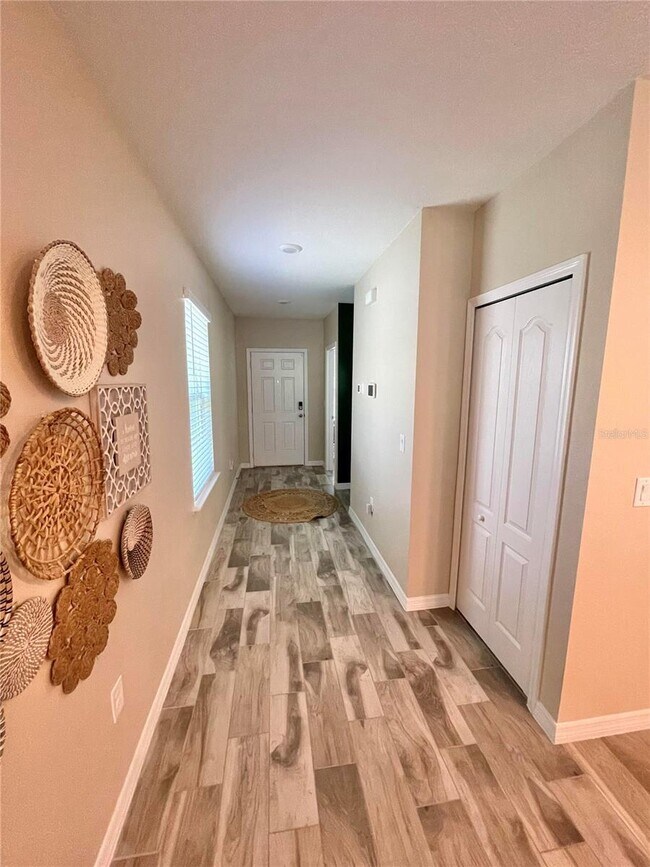 Building Photo - 251 Villavista Ct