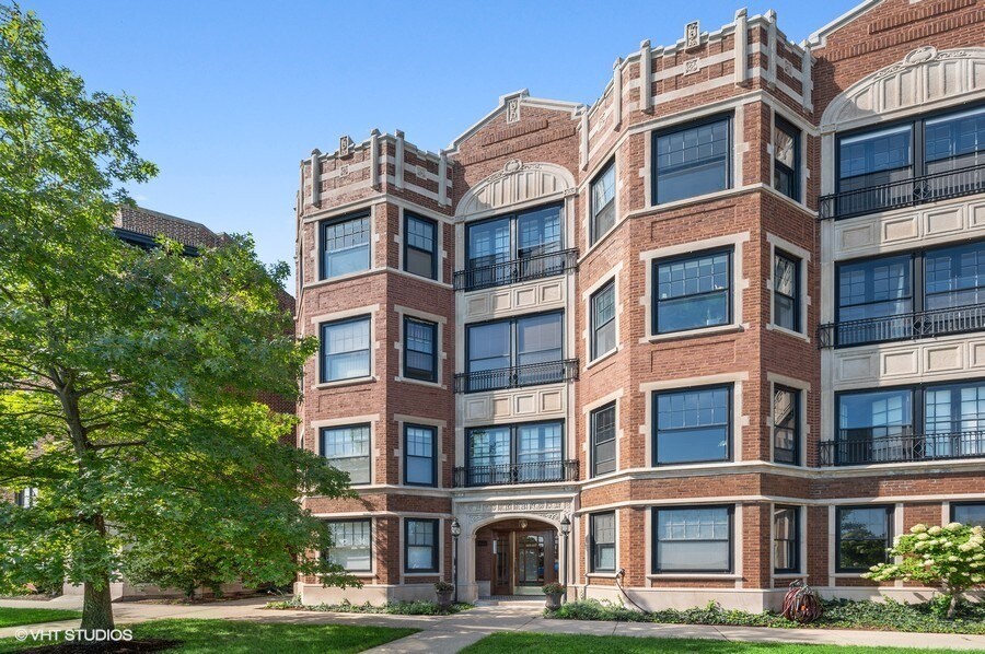 Primary Photo - 620 Sheridan Sq