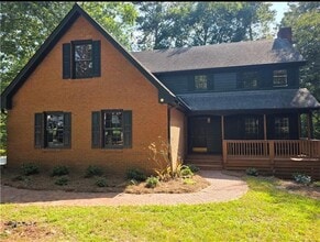 Building Photo - 2907 Moorings Pkwy SW