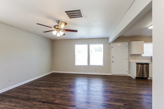 Foto del edificio - 6647 Wicked Oak Ln