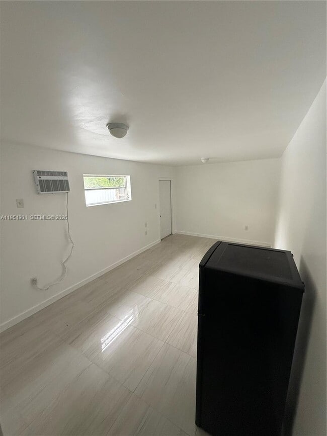 Foto del edificio - 4910 SW 98th Avenue Rd