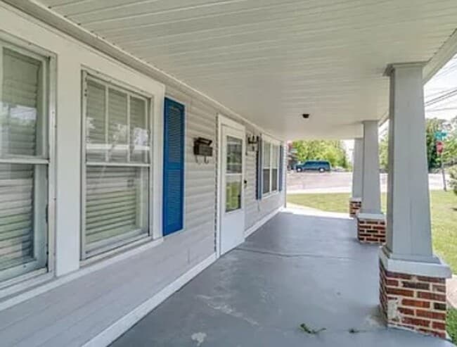 Building Photo - Charming Historic Home in the Heart of Col...