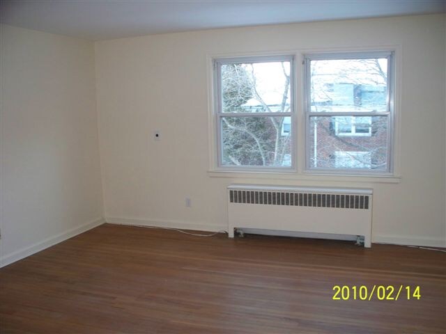 Large living room - 412 Morris Ave