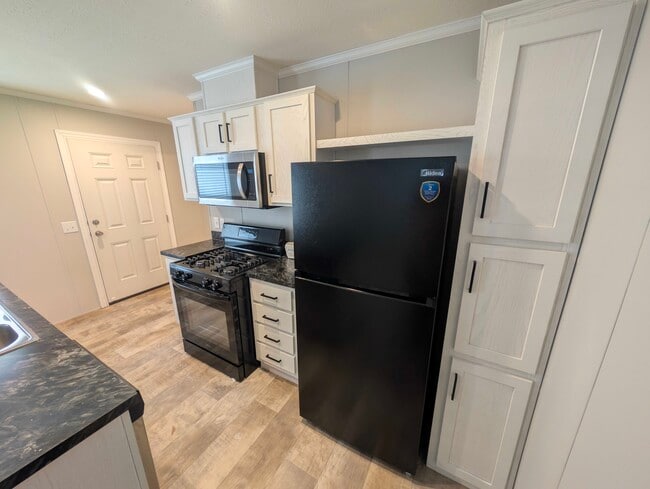 Building Photo - 15868 Marentette Dr