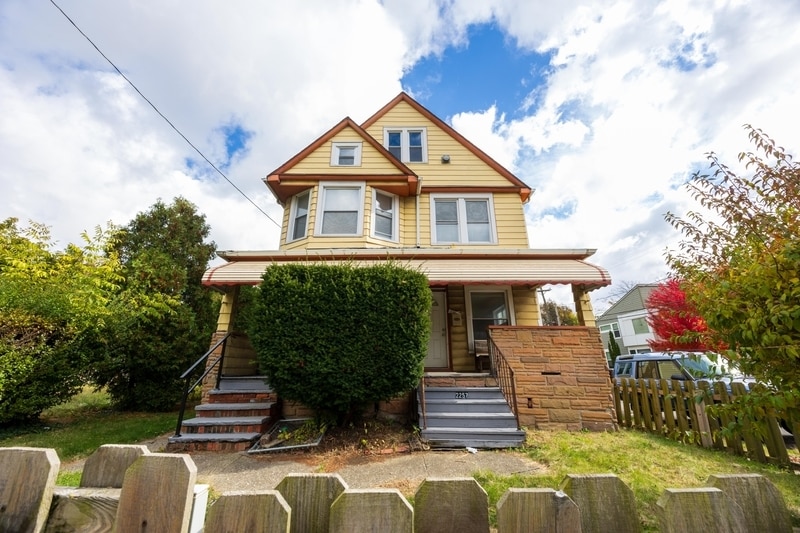 Primary Photo - 2257 E 80th St