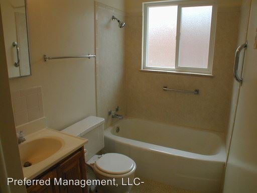 Building Photo - 1523 Hot Springs Ave