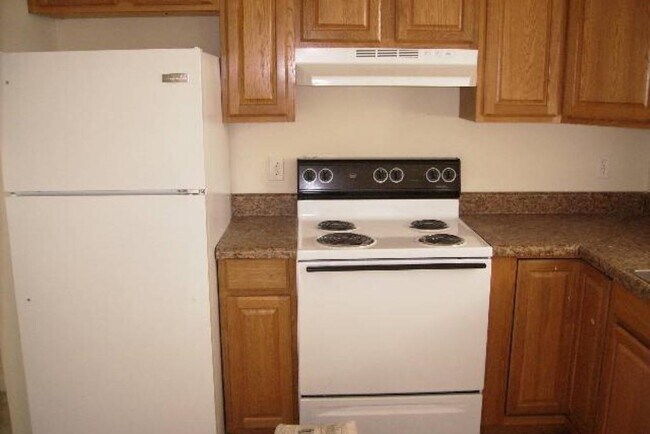 Foto del edificio - 2728 Cypress Lake St