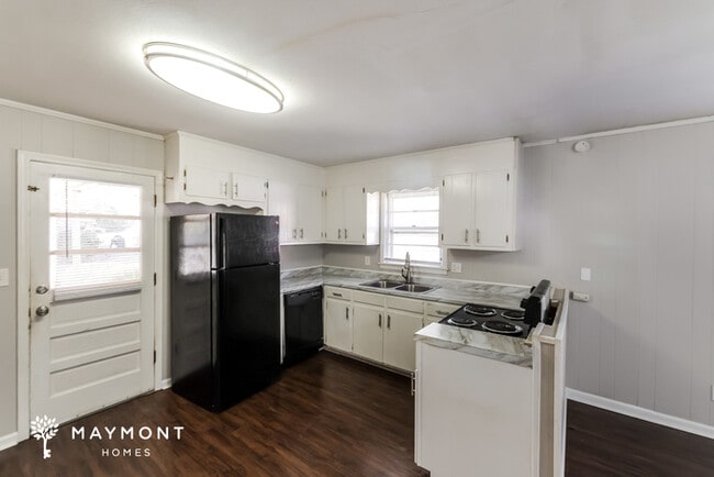 Foto del edificio - 3624 Springhill Dr