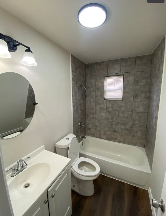 Foto del edificio - 5706 Pickfair Cir