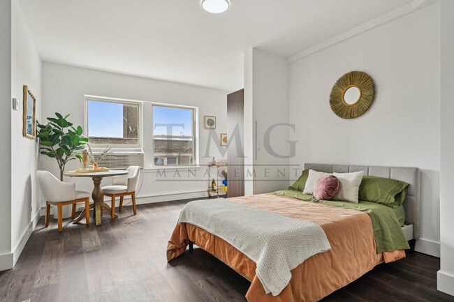 Foto del edificio - Brand New Studio with Luxe Finishes & Natu...