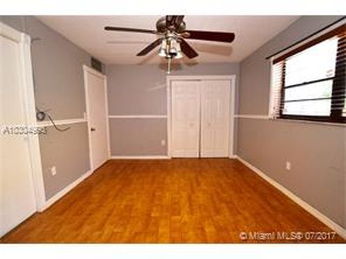Building Photo - 10815 SW 112th Ave