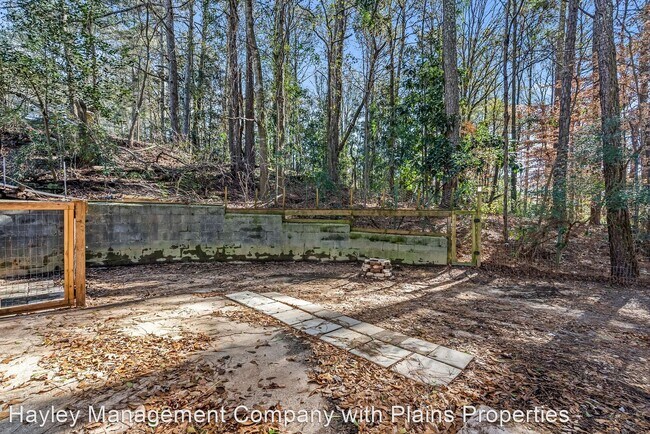 Building Photo - 2 br, 1.5 bath House - 520 E University Dr