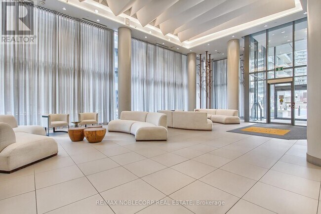 Photo du bâtiment - 50 Forest Manor Rd