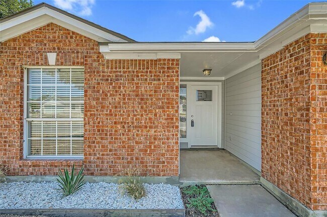 Foto del edificio - 1701 Hollow Tree Blvd