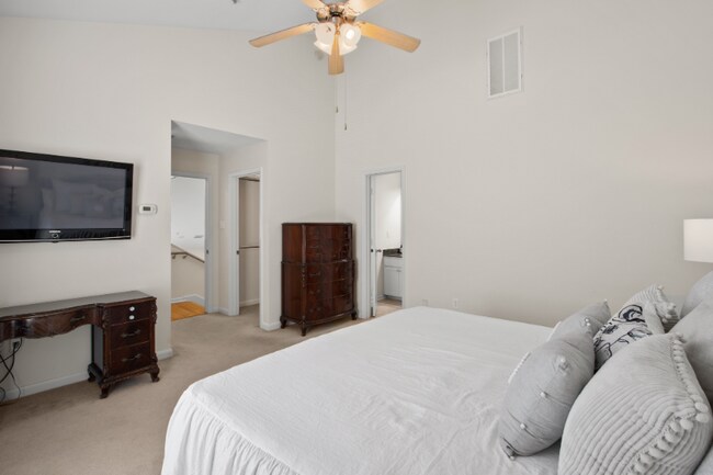 Foto del edificio - 1720 Nicholson Dr