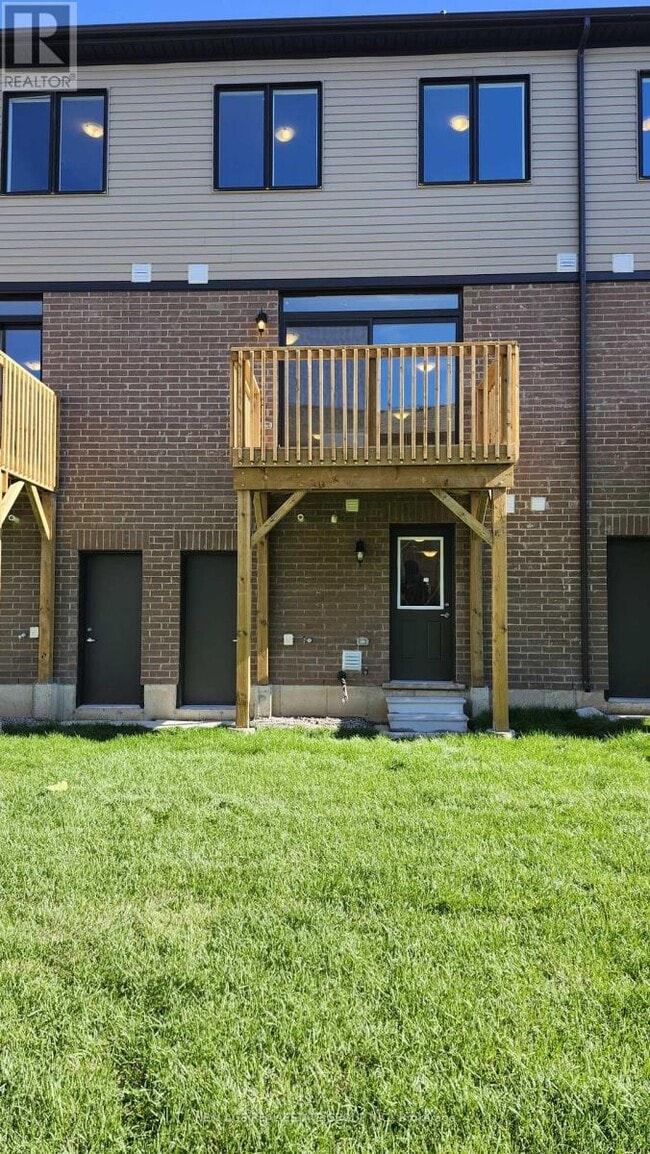 Building Photo - 3 Hine Rd