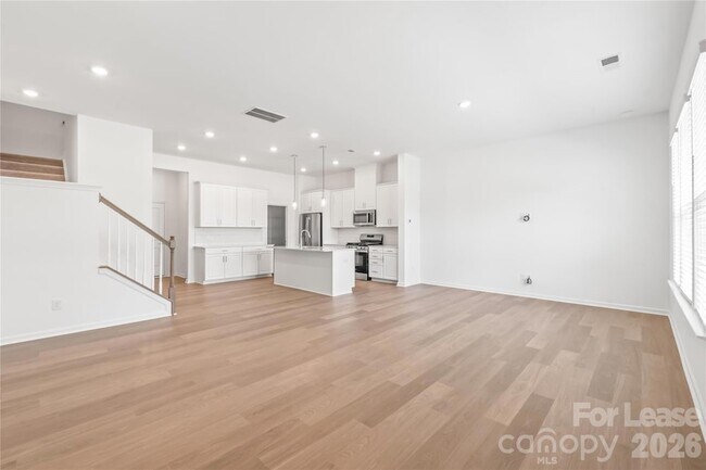 Foto del edificio - 302 Silver Fleet Dr