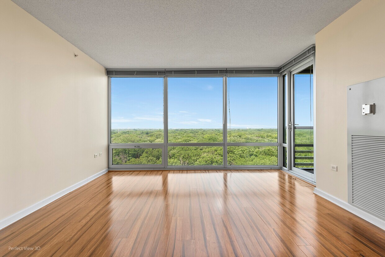 Foto principal - 9655 Woods Dr