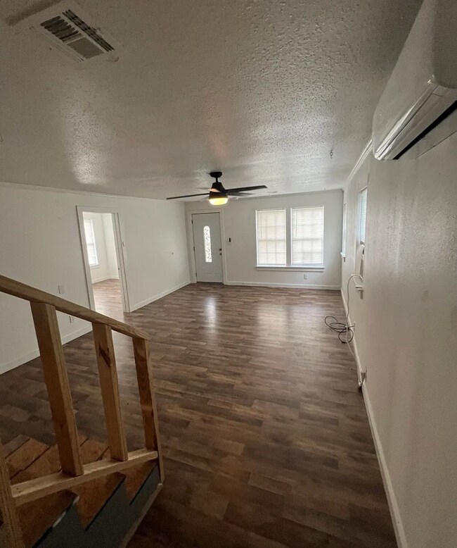 Building Photo - Nice 3 bedroom Home!
