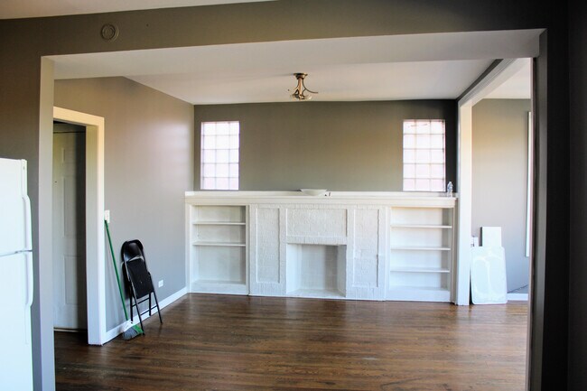 Foto del edificio - 2413 E 73rd St