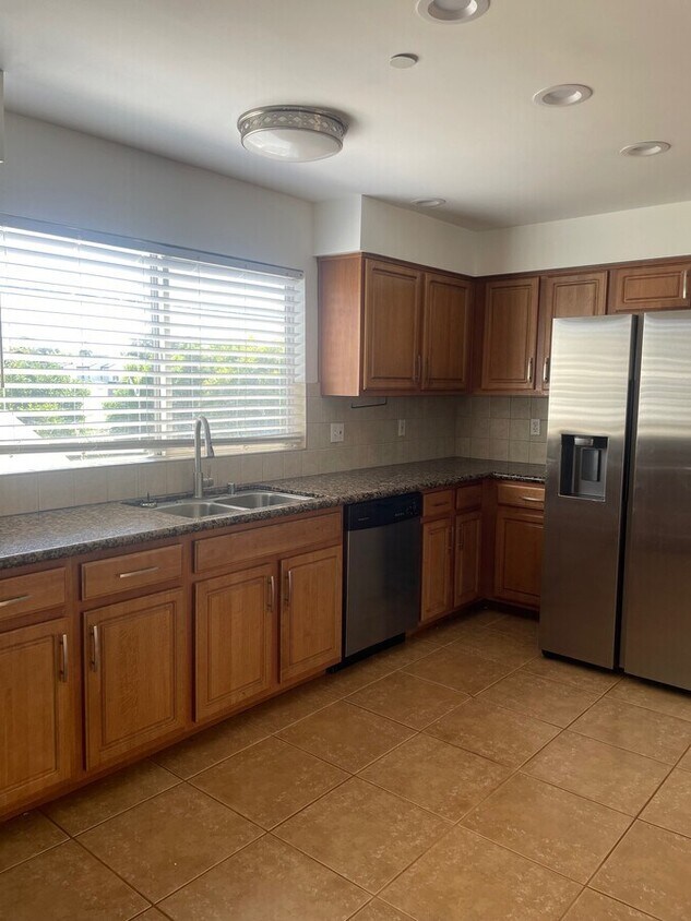 Foto principal - 4854 Laurel Canyon Blvd