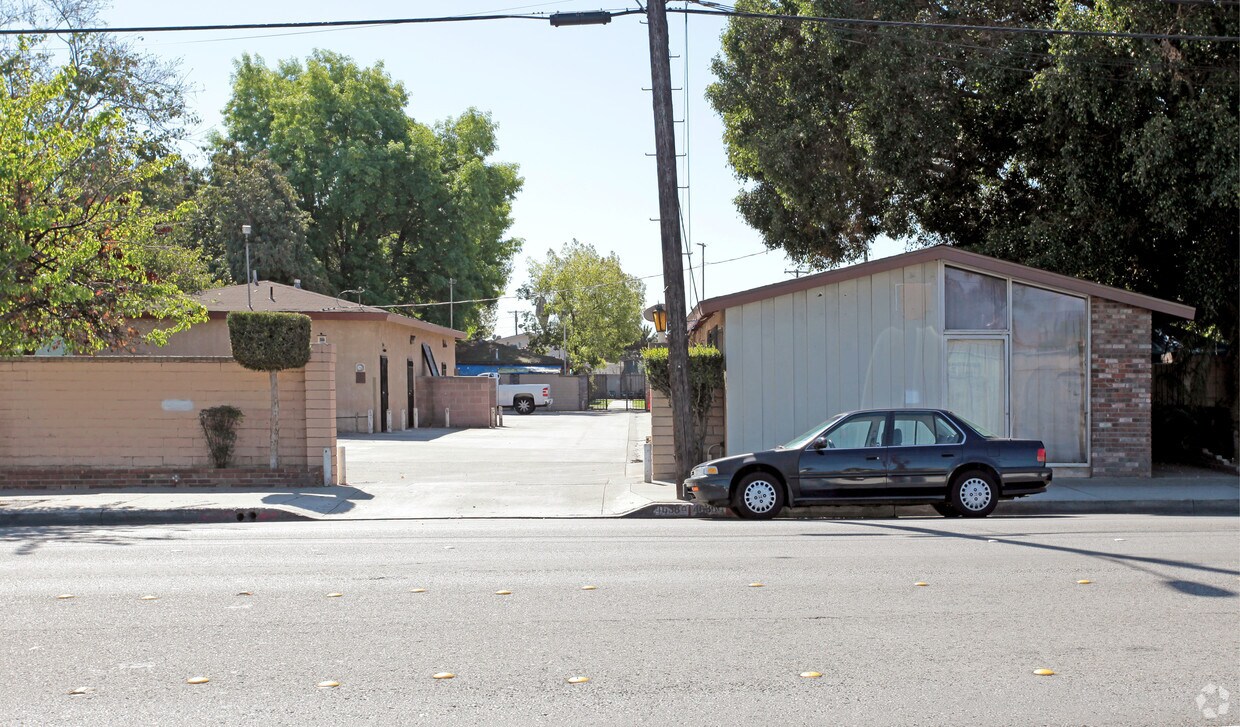 Primary Photo - 4636-4638 Florence Ave