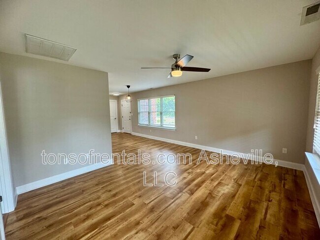 Foto del edificio - 252 Wash Creek Dr