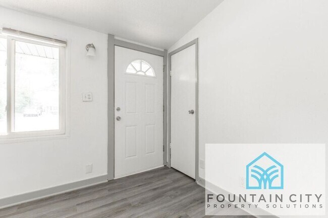 Foto del edificio - 18507 E 7th St N