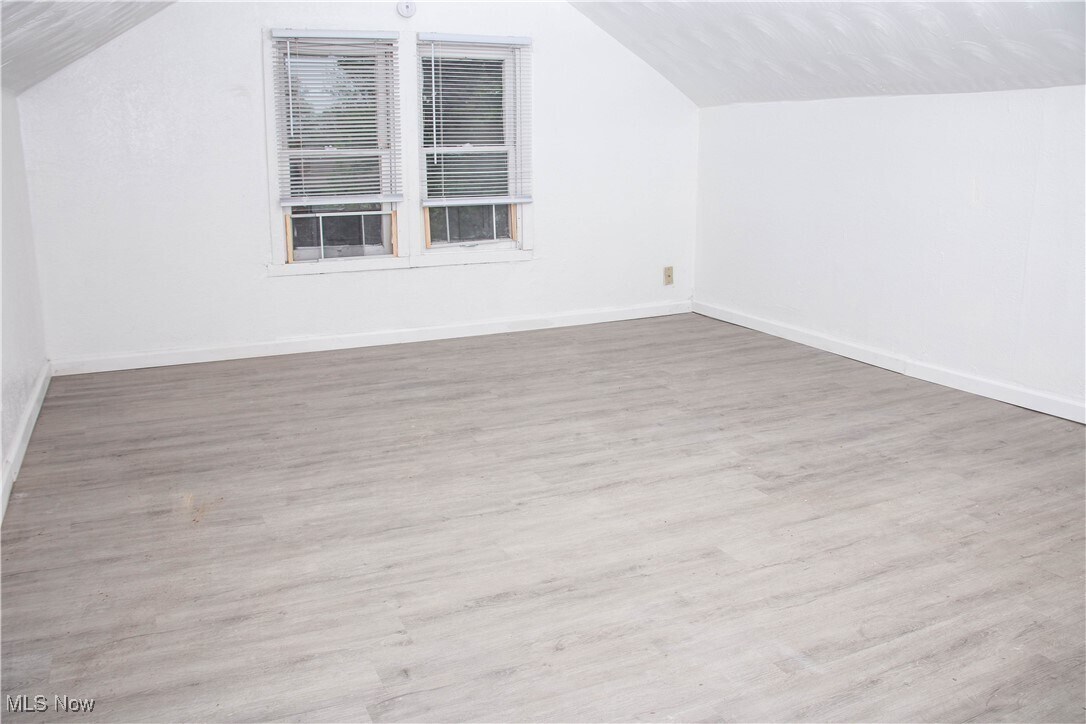 923 Baughman St Akron, OH 44320 – photo 5