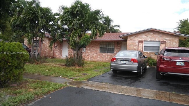 Foto del edificio - 5425 NW 16th Ct
