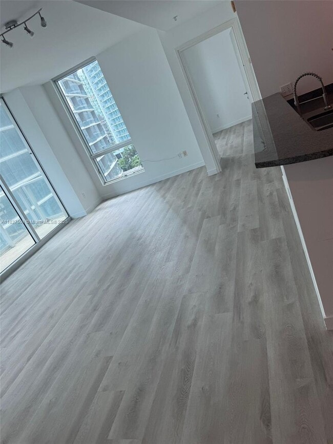 Building Photo - 300 S Biscayne Blvd