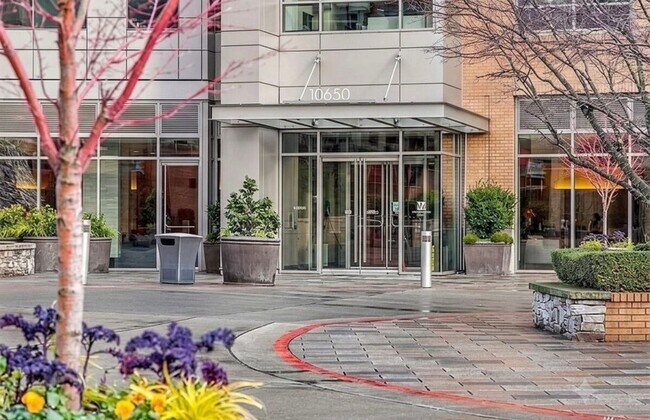 Foto del edificio - 10650 NE 9th Pl