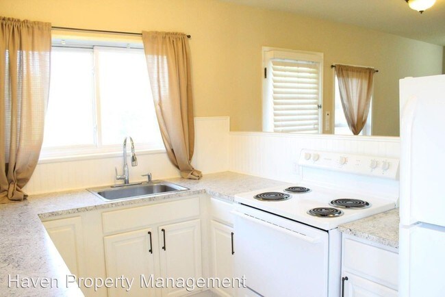 Building Photo - 4 br, 1 bath House - 130 Seattle Blvd S