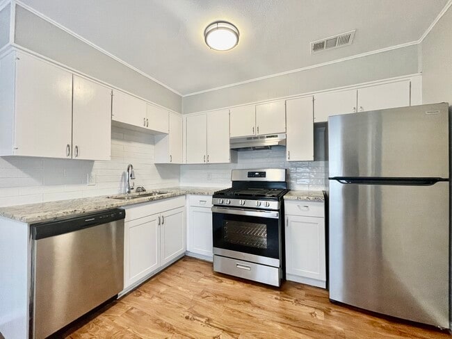Unit 24 Kitchen - Sundance Apartments