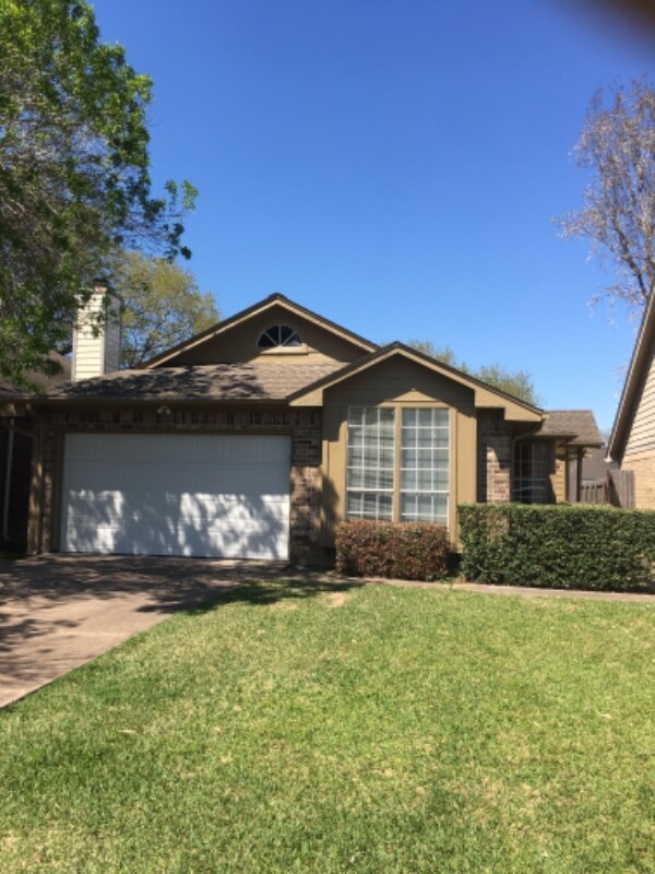 Primary Photo - 107 Almond Dr