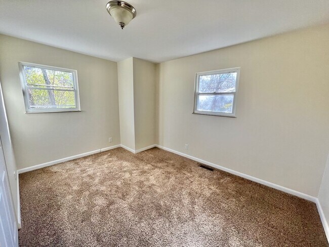 Building Photo - Beautifully Remodeled Ranch Home!