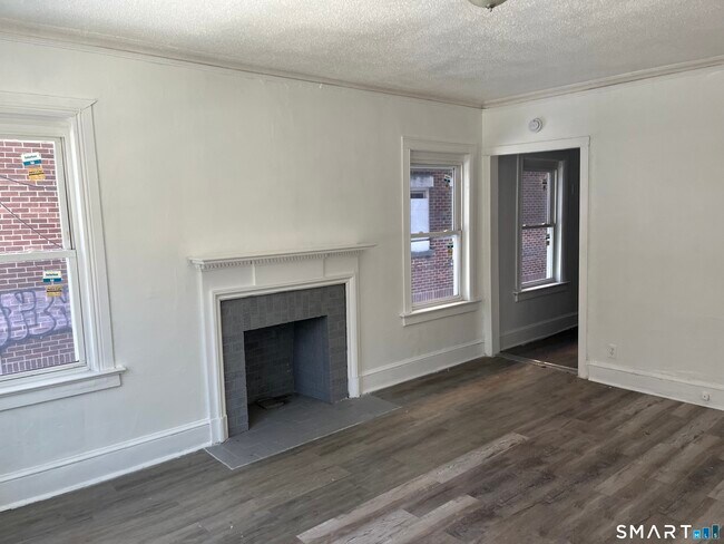 Building Photo - 252 Sisson Ave