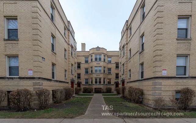Building Photo - 2442 W Rosemont Ave
