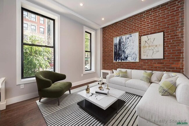 Building Photo - 417 Manhattan Ave