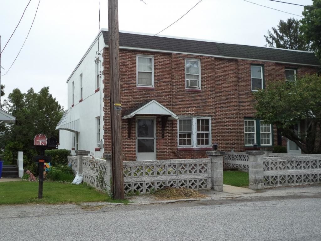 Foto principal - 1390 W Princess St