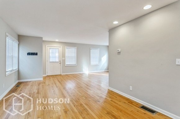 Building Photo - NOW AVAILABLE! - 9 Paris St, Milford, CT, USA