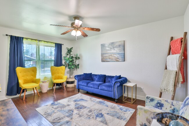 Foto del edificio - 531 W Del Campo Ave