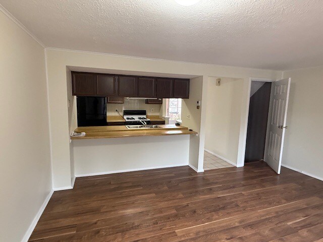 Foto del edificio - 642 Topaz Ln