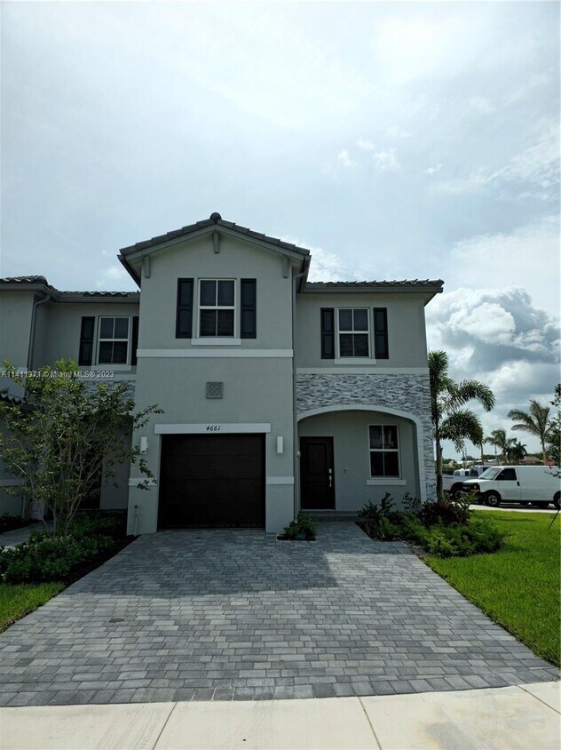 Primary Photo - 4661 NW 120th Way