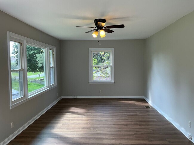 Foto del edificio - 415 Gary Hills Dr