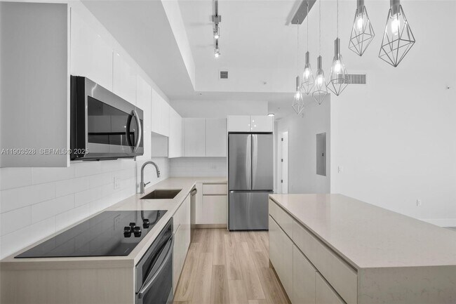 Foto del edificio - 101 Diplomat Pkwy