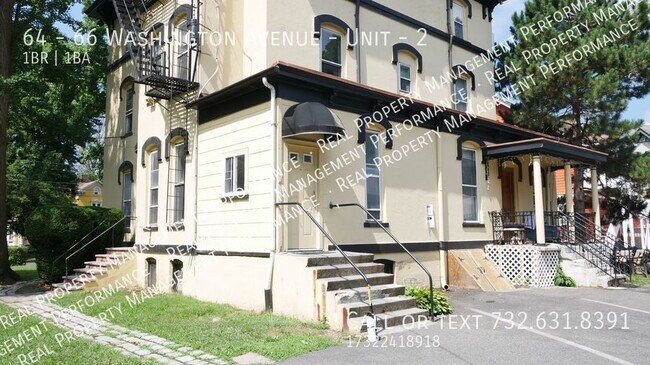 Building Photo - Very Large 1 Bedroom 1 Bath 1st floor apar...