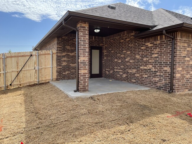 Building Photo - 8501 SW 44th Ter