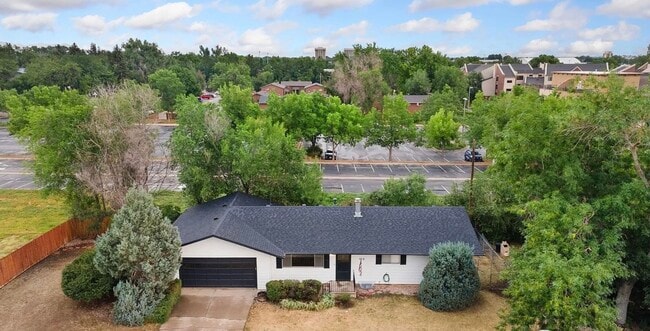 Basically on campus - 928 W Lake St